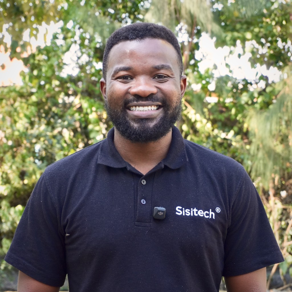 Ali Chivatsi Dennis — Co-Founder & Design Lead, Wavvy Wallet